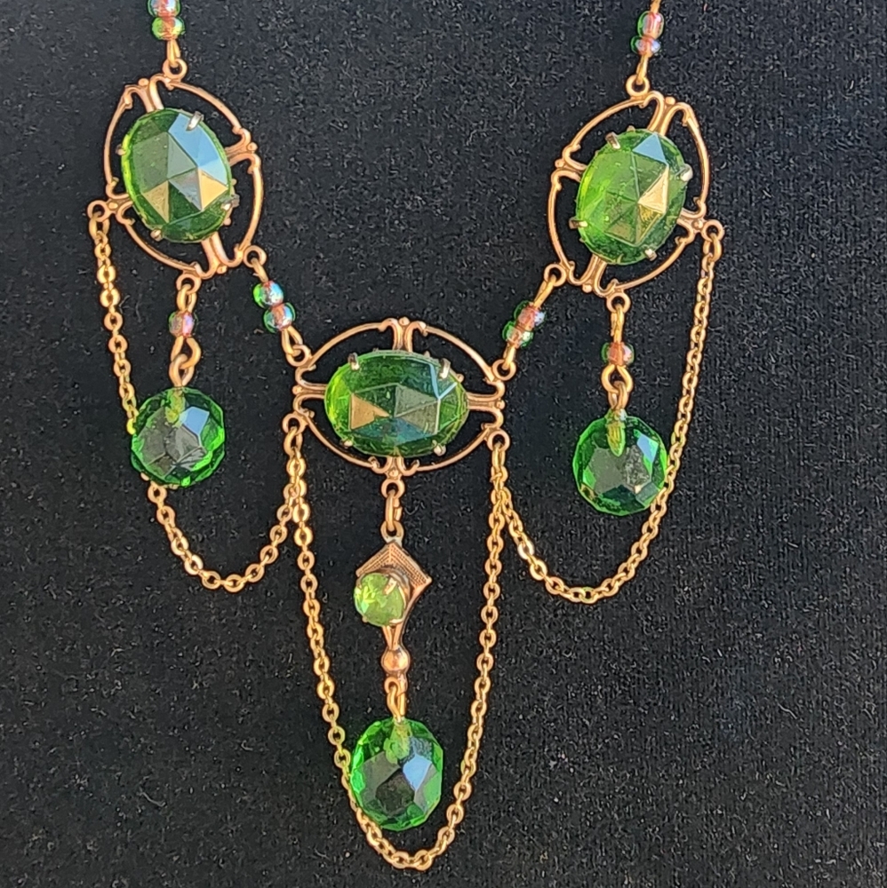 Elegant Green Stone Necklace